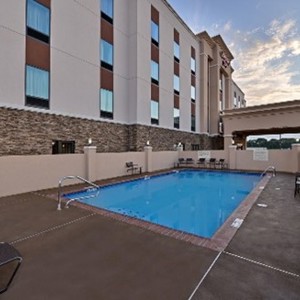 Hampton Inn Image 3